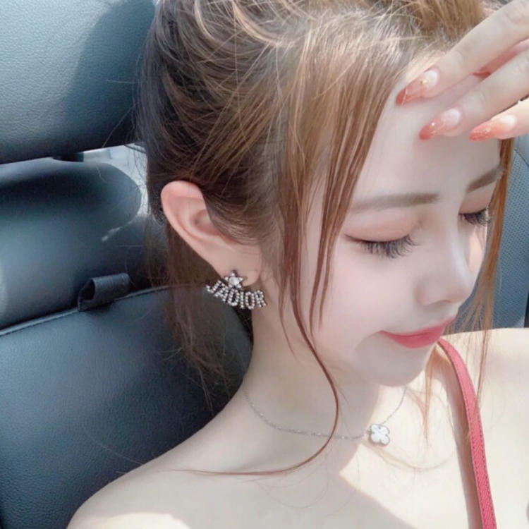濑田宗次郎（身份：十刃最强、“天剑”、微笑的修罗） - 体育精华回放在线观看 - 网页直播